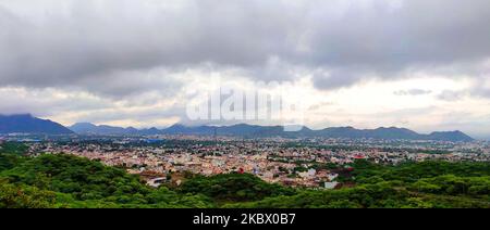 Monsunwolken schweben am 10. August 2020 über Ajmer City in Rajasthan, Indien. (Foto von Himanshu Sharma/NurPhoto) Stockfoto
