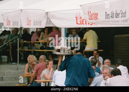 Allgemeine Ansicht eines Biergartenrestaurants in Düsseldorf, Deutschland, am 13. August 2020 inmitten des Coronavirus-Notfalls, (Foto: Ying Tang/NurPhoto) Stockfoto