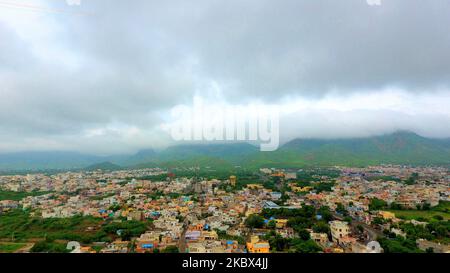 Monsun-Wolken schweben am 14. August 2020 in Ajmer, Rajasthan, Indien. (Foto von Himanshu Sharma/NurPhoto) Stockfoto