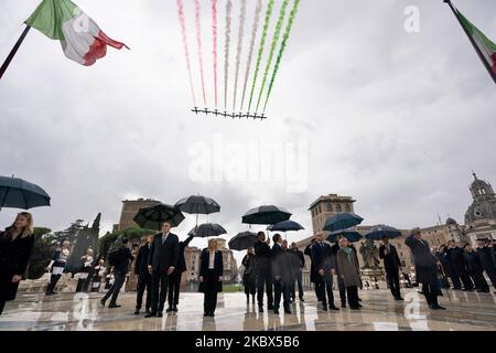 Rom, Italien. 4.. November 2022. Die italienische Premierministerin Giorgia Meloni nimmt an einer Zeremonie anlässlich des Tages der Nationalen Einheit und der Streitkräfte des Landes in Rom, Italien, am 4. November 2022 Teil. Quelle: Str/Xinhua/Alamy Live News Stockfoto