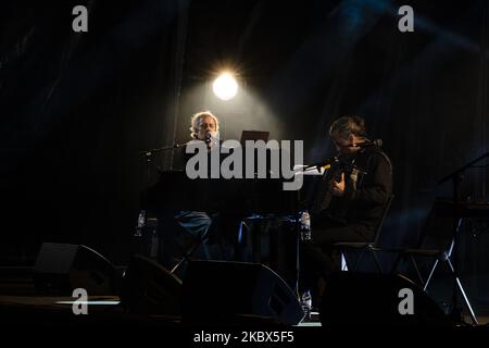 Der portugiesische Künstler Jorge Palma nimmt am fünften Konzert Teil, das acht Konzerte mit portugiesischen Künstlern in den Gärten des PalÃ¡cio de Cristal am 14. August 2020 in Porto, Portugal, veranstaltet. Diese Initiative hat 600 Sitze, die notwendigen Sicherheitsabstände aufgrund der Covid-19-Pandemie, und sie ist auch eine große Unterstützung für den portugiesischen Künstler und die portugiesische Kultur, die aufgrund der Pandemie ohne Mittel der Nachhaltigkeit vorkam. (Foto von Rita Franca/NurPhoto) Stockfoto