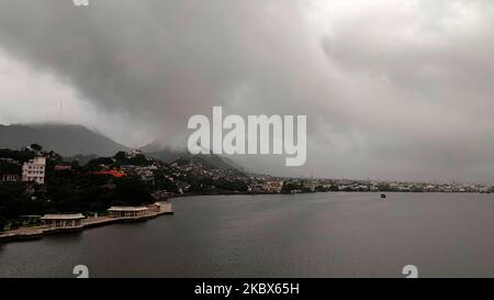 Monsun-Wolken schweben am 15. August 2020 in Ajmer, Rajasthan, Indien. (Foto von Himanshu Sharma/NurPhoto) Stockfoto