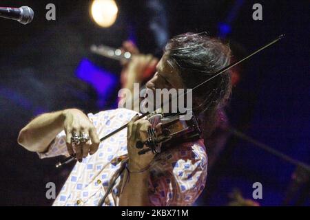 Rodrigo D'Erasmo tritt am 15. August 2020 auf der Bühne des Cinzella Festivals in Grottaglie (TA) auf. (Foto: Mimmo Lamacchia/NurPhoto) Stockfoto