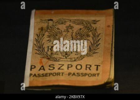 Eine Kopie eines alten polnischen Passes, der im Museum des Landes Lezajsk gesehen wurde. Am 3.. August 2020 in Lezajsk, Woiwodschaft Karpaten, Polen. (Foto von Artur Widak/NurPhoto) Stockfoto