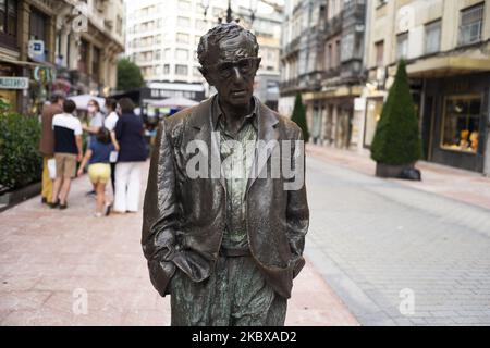 Bronzestatue von Woody Allen in Oviedo in Asturien, Spanien am 19. August 2020. (Foto von Oscar Gonzalez/NurPhoto) Stockfoto