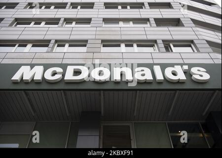 Das Schild des McDonald's Fast-Food-Restaurants ist am 23. August 2020 in Warschau, Polen, zu sehen. (Foto von Aleksander Kalka/NurPhoto) Stockfoto