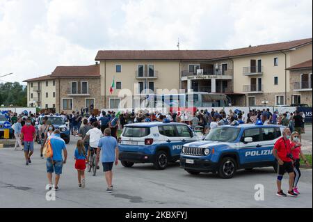 Der SSC Napoli Bus kommt am 24. August 2020 in Castel di Sangro (AQ), Abruzzen, Italien an. Napoli startet heute seine Saison 2020-2021 mit Rallye-Team in den Abruzzen bis zum 4. September 2020. (Foto von Lorenzo Di Cola/NurPhoto) Stockfoto