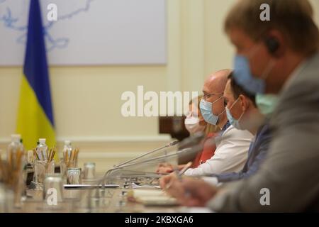 Der ukrainische Premierminister Denys Shmyhal trifft den deutschen Außenminister Heiko Maas (nicht abgebildet) in Kiew, Ukraine, 24. August 2020. Die Ukraine feiert den Unabhängigkeitstag. (Foto von Sergii Chartschenko/NurPhoto) Stockfoto