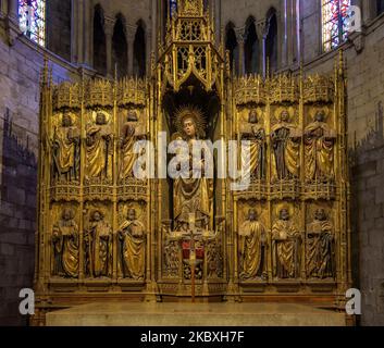 Altarbild in der Apsis der Basilika Sant Feliu in Girona (Katalonien, Spanien) ESP: Retablo al ábside de la Basílica de Sant Feliu de Gerona Stockfoto
