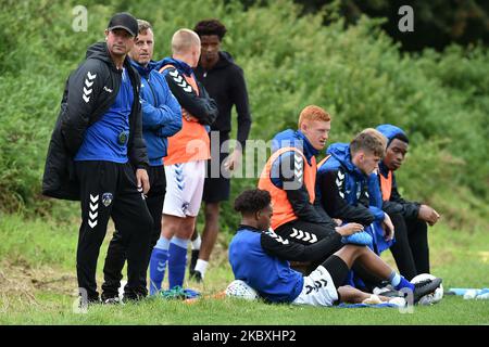 Harry Kewell von Oldham Athletic während des Vorsaison-Freundschaftsspiel zwischen Oldham Athletic und Rochdale in der Chapel Road, Oldham, England, am 25. August 2020. (Foto von Eddie Garvey/MI News/NurPhoto) Stockfoto