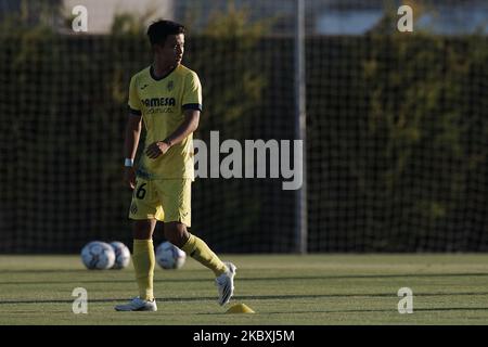 Takefusa Kubo von Villarreal beim Warm-up vor dem Vorsaison-Freundschaftsspiel zwischen Villarreal CF und Teneriffa in der Pinatar Arena am 25. August 2020 in Murcia, Spanien. (Foto von Jose Breton/Pics Action/NurPhoto) Stockfoto