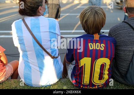 Demonstration vor den Büros des FC Barcelona, in der der Rücktritt des Vereinsvorsitzenden Josep Maria Bartomeu gefordert wird und dass Leo Messi das Team von Barça nicht verlässt, am 26.. August 2020.(Foto: Joan Valls/Urbanandsport /NurPhoto) Stockfoto