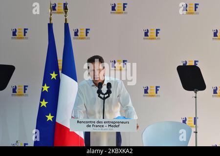 MEDEF-Präsident Geoffroy Roux de Bezieux hält die Eröffnungsrede beim Treffen des französischen Arbeitgeberverbandes Medef zum Thema „die Renaissance der französischen Unternehmen“ am 26. August 2020 in Paris, Frankreich. (Foto von Daniel Pier/NurPhoto) Stockfoto