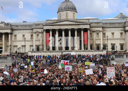 Tausende von Anti-Maskenprotestierenden versammeln sich am 29. August 2020 auf dem Trafalger Square gegen Sperrbeschränkungen, Maskenverschleißangebote und Impfvorschläge in London, Großbritannien. (Foto von Lucy North/MI News/NurPhoto) Stockfoto