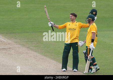 Joe Clarke von Notts feiert seine Hundert beim Vitality Blast T20-Spiel zwischen dem Durham County Cricket Club und Nottinghamshire am Samstag, dem 29.. August 2020 in Emirates Riverside, Chester le Street. (Foto von Mark Fletcher/MI News/NurPhoto) Stockfoto