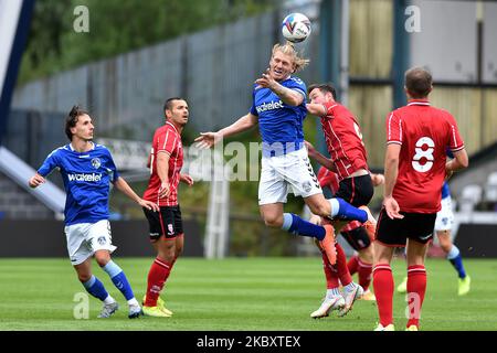 Oldham Athletic's Carl Piergianni während des Vorsaison-Freundschaftsspiels zwischen Oldham Athletic und Lincoln City im Boundary Park, Oldham, England, am 29. August 2020. (Foto von Eddie Garvey/MI News/NurPhoto) Stockfoto