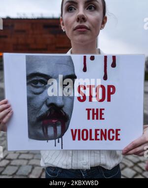 Mitglieder der belarussischen Diaspora aus dem Raum Danzig und lokale Unterstützer nahmen heute Abend an einem „Solidaritätsmarsch mit Belarus“ Teil, um ihre Solidarität mit den Belarussen auszudrücken. Am 30. August 2020 in Danzig, Polen. (Foto von Artur Widak/NurPhoto) Stockfoto