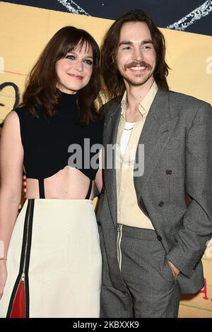 Melissa Benoist und ihr Mann Chris Wood eröffnen am 3. November 2022 in der „Almost Famous“ Broadway Opening Night im Bernard B Jacobs Theater in New York, New York, USA. Robin Platzer/ Twin Images/ Credit: SIPA USA/Alamy Live News Stockfoto