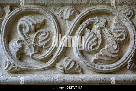 Kloster und Details der Hauptstädte der Kathedrale von Girona (Katalonien, Spanien) ESP: Claustro y detalles de los capiteles de la catedral de Gerona Stockfoto