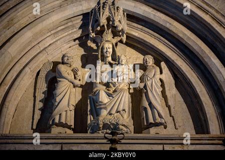 Kloster und Details der Hauptstädte der Kathedrale von Girona (Katalonien, Spanien) ESP: Claustro y detalles de los capiteles de la catedral de Gerona Stockfoto