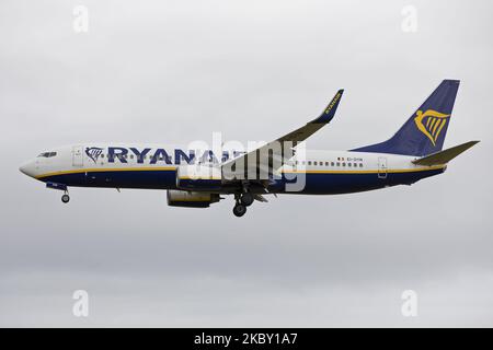 Am 5.. August 2020 landet eine Ryanair Boeing 737-800 auf dem englischen Flughafen Newcastle. (Foto von Robert Smith/MI News/NurPhoto) Stockfoto