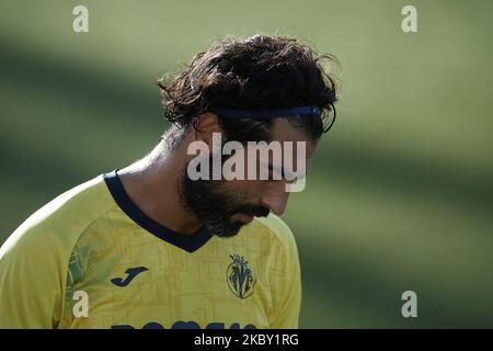 Raul Albiol von Villarreal beim Warm-Up vor dem Vorsaison-Freundschaftsspiel zwischen Villarreal CF und Real Sociedad am 2. September 2020 im Estadio de la Ceramica in Villareal, Spanien. (Foto von Jose Breton/Pics Action/NurPhoto) Stockfoto