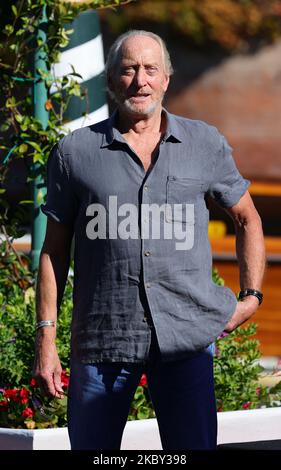 Charles Dance wird beim Excelsior während des Filmfestivals von Venedig 77. am 03. September 2020 in Venedig, Italien, ankommen. (Foto von Matteo Chinellato/NurPhoto) Stockfoto