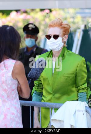 Tilda Swinton wird gesehen, wie er am 03. September 2020 während des Filmfestivals in Venedig 77. im Excelsior ankommt. (Foto von Matteo Chinellato/NurPhoto) Stockfoto
