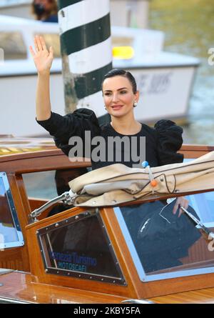 Arisa wird gesehen, wie sie am 04. September 2020 während des Filmfestivals in Venedig 77. im Excelsior ankommt. (Foto von Matteo Chinellato/NurPhoto) Stockfoto