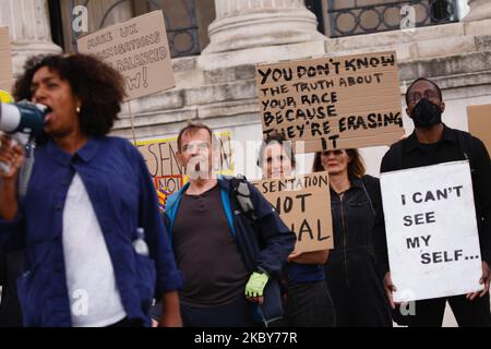 Black Lives Matter Aktivisten, die für eine gleichberechtigte Vertretung der Werke schwarzer Künstler in britischen Museen, Galerien und nationalen Institutionen aufrufen, demonstrieren am 5. September 2020 auf dem Trafalgar Square in London, England. (Foto von David Cliff/NurPhoto) Stockfoto