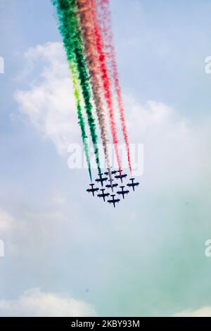 Die Frecce Tricolori im Flug zur Anerkennung, während sie auf die Vorstellung der FIA Formel-1-Weltmeisterschaft auf dem Monza Circuit, Italien, im September 06 2020 warten (Foto: Mairo Cinquetti/NurPhoto) Stockfoto