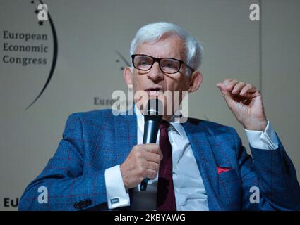 Jerzy Buzek, MdEP, ehemaliger Präsident des Europäischen Parlaments (2009–2012), ehemaliger polnischer Premierminister (1997–2001) und Vorsitzender des Programmausschusses der EWG. Die Ausgabe des Europäischen Wirtschaftskongresses 12. findet vom 2. Bis 4. September 2020 im Internationalen Kongresszentrum in Katowice statt. Die Referenten des Kongresses sind Experten aus Politik, Wirtschaft, Wissenschaft und gemeinnützigen Organisationen aus Mitteleuropa. Am 3. September 2020 in Katowice, Woiwodschaft Schlesien, Polen. (Foto von Artur Widak/NurPhoto) Stockfoto