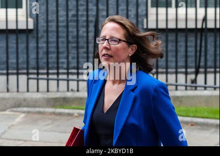 Die Leiterin des Oberhauses und Lord Privy Seal Baroness Evans kommt in der Downing Street im Zentrum von London an, um an einer Kabinettssitzung teilzunehmen, die am 08. September 2020 im Auswärtigen Amt vorübergehend abgehalten wurde, um den Richtlinien zur sozialen Distanzierung aufgrund der anhaltenden Coronavirus-Pandemie in London, England, nachzukommen. (Foto von Wiktor Szymanowicz/NurPhoto) Stockfoto