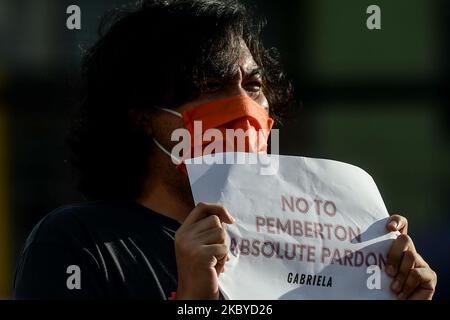 Aktivisten protestieren gegen die absolute Begnadigung, die der US-Marine Joseph Scott Pemberton gewährt wurde, der am 8. September 2020 in Quezon City, Philippinen, der Tötung der philippinischen Transgender-Frau Jennifer Laude im Jahr 2014 verurteilt wurde. (Foto: Lisa Marie David/NurPhoto) Stockfoto