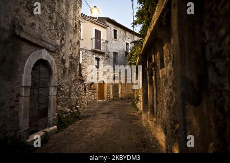 Borgo Universo ist ein Freilichtmuseum in Aielli, L'Aquila, Abruzzen, am 7. September 2020. (Foto von Andrea Mancini/NurPhoto) Stockfoto