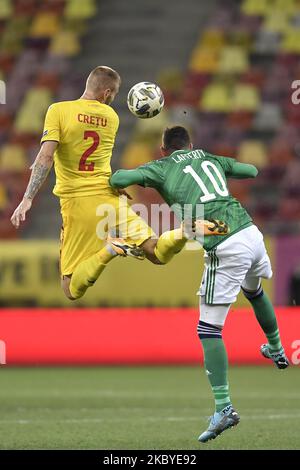 Alexandru Cretu aus Rumänien im Einsatz gegen Kyle Lafferty aus Nordirland während des UEFA Nations League 2021-Spiels zwischen Rumänien und Nordirland in der Arena Nationala in Bukarest, Rumänien, am 4. September 2020. (Foto von Alex Nicodim/NurPhoto) Stockfoto