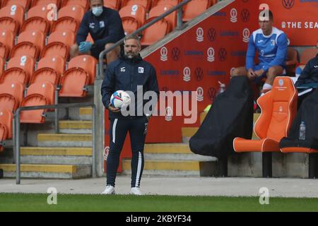 Barrow-Manager David Dunn während des Spiels der EFL Trophy zwischen Blackpool und Barrow in der Bloomfield Road, Blackpool, England, am 8. September 2020. (Foto von Mark Fletcher/MI News/NurPhoto) Stockfoto