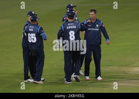 Derbyshire feiert ein Wicket während des Vitality T20 Blast Spiels zwischen Durham County Cricket Club und Derbyshire County Cricket Club in Emirates Riverside, Chester le Street, England am Freitag, 11.. September 2020. (Foto von Mark Fletcher/MI News/NurPhoto) Stockfoto