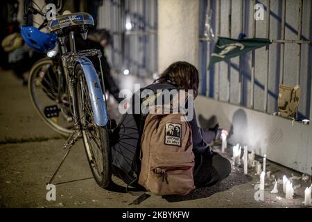 Am 11. September 2020 treffen zahlreiche Menschen vor dem Nationalstadion in Santiago, Chile, ein, um eine Hommage an die Opfer der Militärdiktatur während des 47.. Jahrestages des letzten Militärputsches zu feiern, der Präsident Salvador Allende gestürzt hat. Der Militärputsch unter der Führung von General Augusto Pinochet im Jahr 1973 führte zu einer Diktatur, die bis 1990 andauerte (Foto: Feldman Figueroa/Nurphoto) Stockfoto