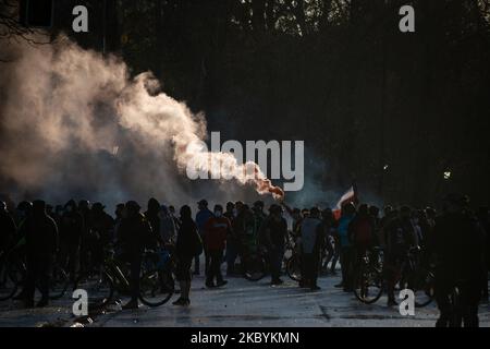 Der 11. September markiert 47 Jahre seit dem Putsch von 1973 in Chile. Zusammenstöße zwischen Demonstranten und Polizei auf der Plaza Italia, Santiago, Chile, am 11. September 2020. (Foto von Matias Basualdo/NurPhoto) Stockfoto