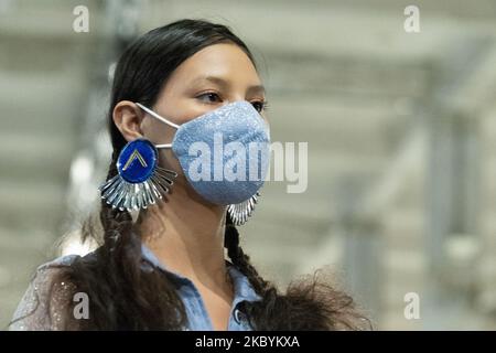 Ein Model geht auf der Pilar Dalbatmodenschau während der Fashion Week Madrid Spring/Summer 2021 am 12. September 2020 in Matadero de Madrid, Spanien, auf die Piste. (Foto von Oscar Gonzalez/NurPhoto) Stockfoto