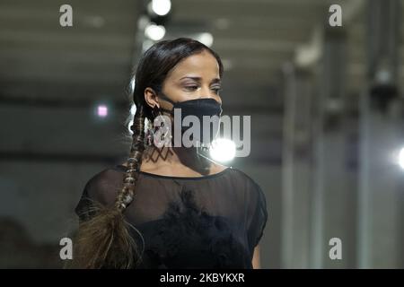 Ein Model geht auf der Pilar Dalbatmodenschau während der Fashion Week Madrid Spring/Summer 2021 am 12. September 2020 in Matadero de Madrid, Spanien, auf die Piste. (Foto von Oscar Gonzalez/NurPhoto) Stockfoto