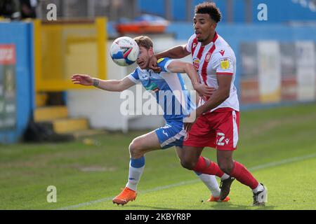 Luke James von Barrow kämpft während des Sky Bet League 2-Spiels zwischen Barrow und Stevenage am 12.. September 2020 in der Holker Street, Barrow-in-Furness, England, um den Besitz mit Remeao Hutton von Stevenage. (Foto von Mark Fletcher/MI News/NurPhoto) Stockfoto