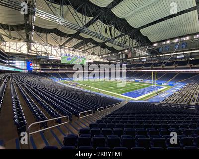 Die Detroit Lions und die Chicago Bears beginnen am 19 Donnerstag, den 8. August 2019, zu Beginn der zweiten Hälfte eines NFL-Fußballspiels in Detroit, Michigan, USA, auf dem Spielfeld in einem Stadion ohne Zuschauer zu spielen. (Foto von Amy Lemus/NurPhoto) Stockfoto