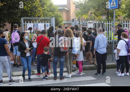 Wiedereröffnung der Schulen nach der Zwangsschließung aufgrund des Coronavirus-Notstands in Italien, Mailand, Italien, am 14. September 2020 (Foto: Mairo Cinquetti/NurPhoto) Stockfoto