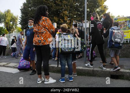 Wiedereröffnung der Schulen nach der Zwangsschließung aufgrund des Coronavirus-Notstands in Italien, Mailand, Italien, am 14. September 2020 (Foto: Mairo Cinquetti/NurPhoto) Stockfoto