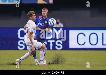 Chicago Fire Mittelfeldspieler Gastón Giménez spielt den Ball vor seiner Brust während eines MLS-Fußballmatches zwischen dem FC Cincinnati und dem Chicago Fire, das am Mittwoch, den 2.. September 2020, in einem Unentschieden von 0-0 im Nippert Stadium in Cincinnati endete, OH. (Foto von Jason Whitman/NurPhoto) Stockfoto