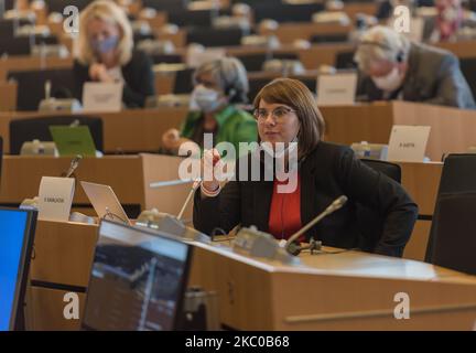 Die weißrussische Oppositions- und Aktivistenführerin Olga Kovalkova trifft sich am 21. September 2020 in Brüssel, Belgien. Die Mitglieder des Ausschusses für auswärtige Angelegenheiten werden Sviatlana Tsikhanouskaya und andere Mitglieder der demokratischen Opposition in Belarus und Pavel Latushka zu einer Debatte über die neuesten politischen Entwicklungen und den Volksaufstand in Belarus empfangen. (Foto von Jonathan Raa/NurPhoto) Stockfoto