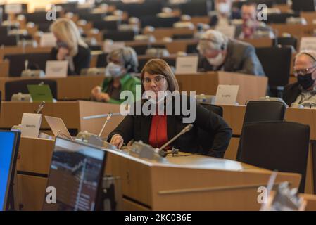 Die weißrussische Oppositions- und Aktivistenführerin Olga Kovalkova trifft sich am 21. September 2020 in Brüssel, Belgien. Die Mitglieder des Ausschusses für auswärtige Angelegenheiten werden Sviatlana Tsikhanouskaya und andere Mitglieder der demokratischen Opposition in Belarus und Pavel Latushka zu einer Debatte über die neuesten politischen Entwicklungen und den Volksaufstand in Belarus empfangen. (Foto von Jonathan Raa/NurPhoto) Stockfoto