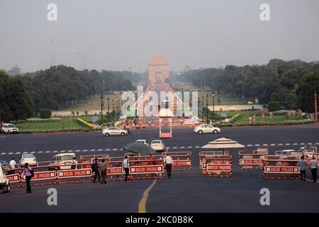 Ein Blick auf Rajpath von Rashtrapati Bhavan mit dem India Gate im Hintergrund bei Vijay Chowk am 21. September 2020 in Neu-Delhi, Indien. (Foto von Mayank Makhija/NurPhoto) Stockfoto